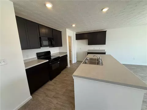 Kitchen - 4005 Chakeres Ave, Springfield, OH 45505 photo 1 of 2