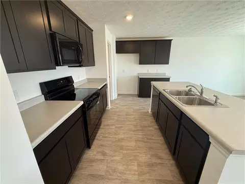 Kitchen - 4005 Chakeres Ave, Springfield, OH 45505 photo 2 of 2