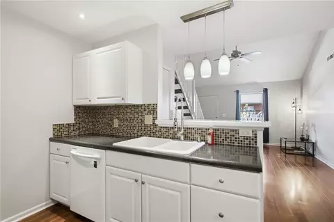 Kitchen - 4028 Ryland Dr, Springfield, OH 45503 photo 2 of 4