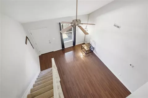 Living - 4028 Ryland Dr, Springfield, OH 45503 photo 2 of 4