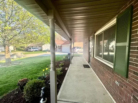 Exterior - 2865 Dawn Ln, Springfield, OH 45503 photo 2 of 5