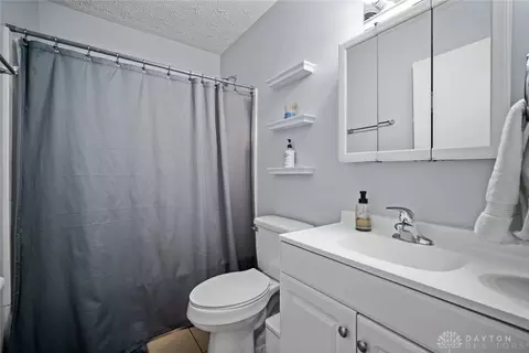 Bath - 2567 Dunhill Pl, Kettering, OH 45420 photo 1 of 1
