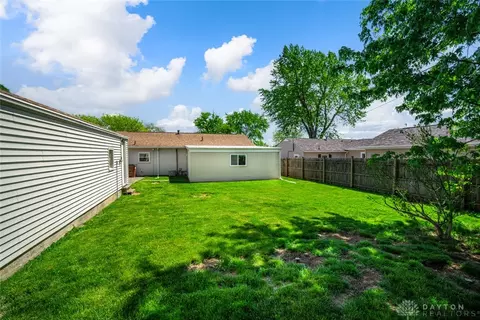Exterior - 2567 Dunhill Pl, Kettering, OH 45420 photo 3 of 4
