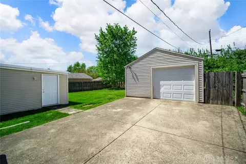 Exterior - 2567 Dunhill Pl, Kettering, OH 45420 photo 4 of 4