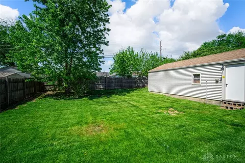 Exterior - 2567 Dunhill Pl, Kettering, OH 45420 photo 2 of 4
