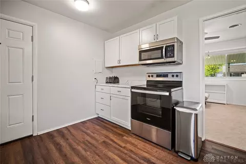 Kitchen - 2567 Dunhill Pl, Kettering, OH 45420 photo 2 of 3
