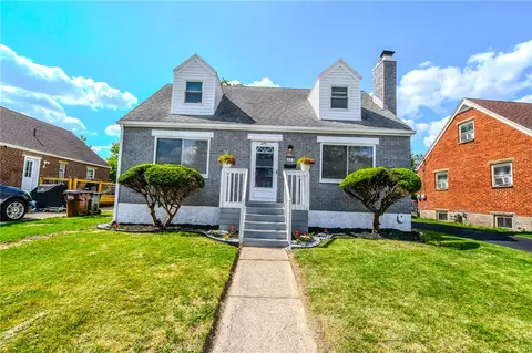 371 Morris Dr, Fairborn, OH 45324