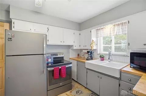 Kitchen - 4433 Ackerman Blvd, Kettering, OH 45429 photo 1 of 4