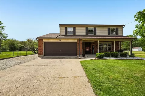 8653 Twincreek Dr, Franklin, OH 45005