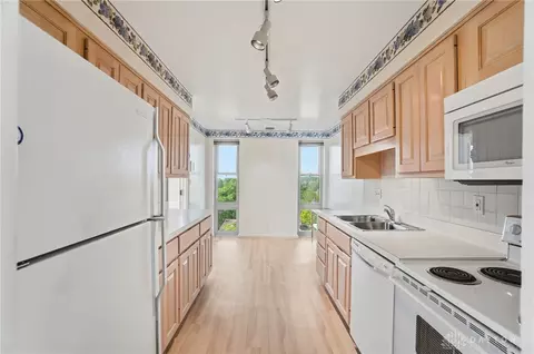 Kitchen - 2230 S Patterson Blvd #74, Kettering, OH 45409 photo 2 of 6