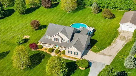 841 Willow Rd, Springfield, OH 45502