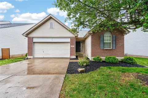 325 Easton Manor Dr, Monroe, OH 45050