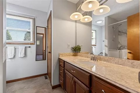 Bath - 3722 Marbella Ave, Springfield, OH 45502 photo 3 of 4
