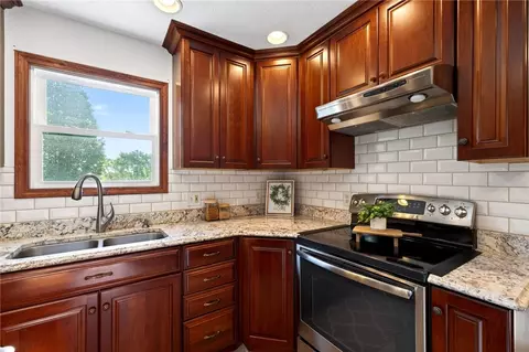 Kitchen - 3722 Marbella Ave, Springfield, OH 45502 photo 3 of 6