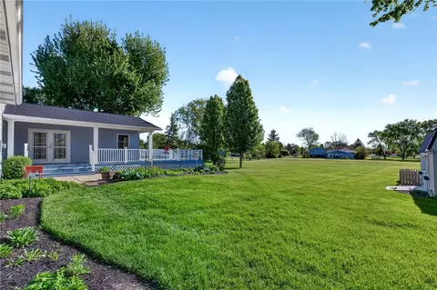 Exterior - 3722 Marbella Ave, Springfield, OH 45502 photo 5 of 16