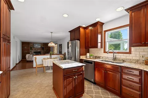 Kitchen - 3722 Marbella Ave, Springfield, OH 45502 photo 4 of 6