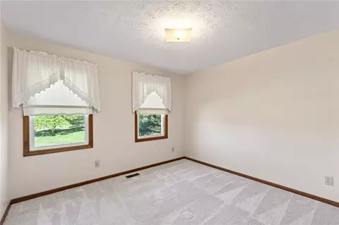 Bedroom - 3722 Marbella Ave, Springfield, OH 45502 photo 7 of 11