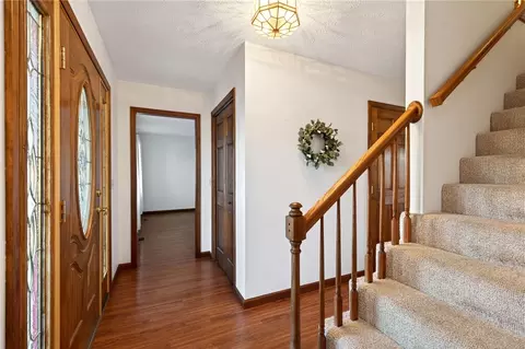 Entry Way - 3722 Marbella Ave, Springfield, OH 45502 photo 2 of 2