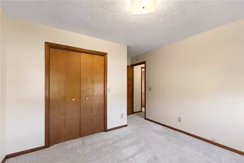 Bedroom - 3722 Marbella Ave, Springfield, OH 45502 photo 8 of 11