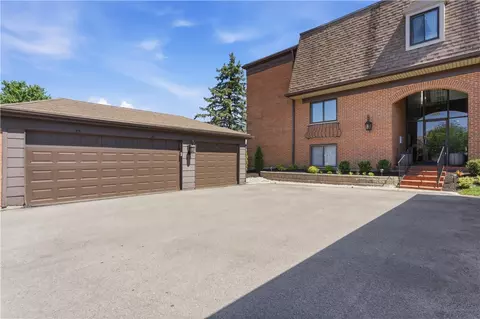 1600 Pine Tree Ln #27, West Carrollton, OH 45449
