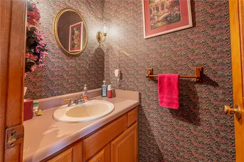 Bath - 9274 Amchar Ct, Centerville, OH 45458 photo 1 of 3