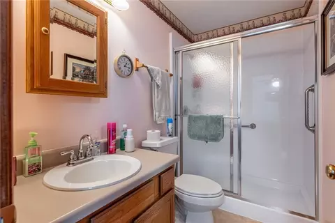 Bath - 9274 Amchar Ct, Centerville, OH 45458 photo 2 of 3