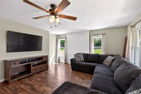 Living - 3776 Shank Rd, Hamilton, OH 45013 photo 2 of 6