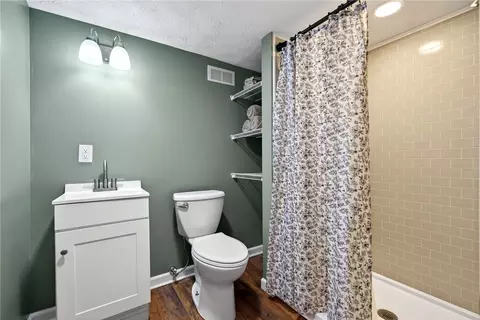 Bath - 3776 Shank Rd, Hamilton, OH 45013 photo 4 of 5