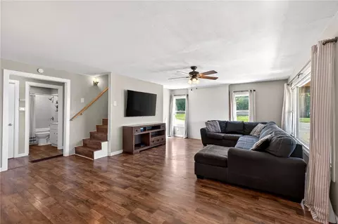 Living - 3776 Shank Rd, Hamilton, OH 45013 photo 1 of 6