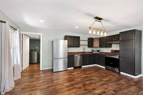 Kitchen - 3776 Shank Rd, Hamilton, OH 45013 photo 2 of 3