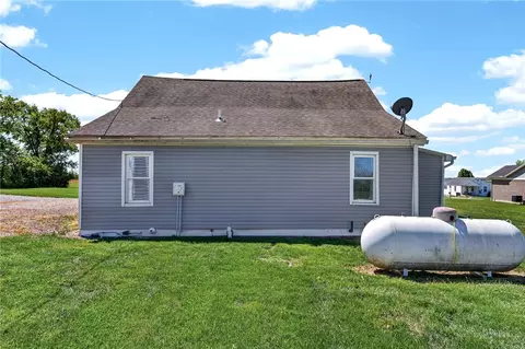 Exterior - 3776 Shank Rd, Hamilton, OH 45013 photo 4 of 12