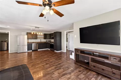 Living - 3776 Shank Rd, Hamilton, OH 45013 photo 4 of 6