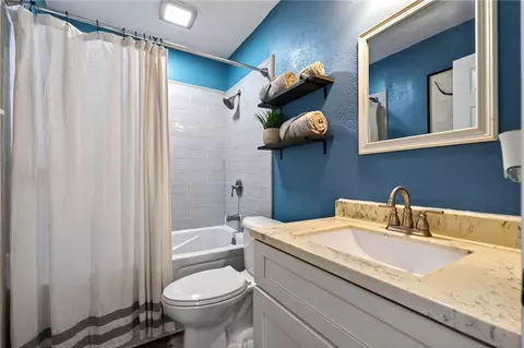 Bath - 3776 Shank Rd, Hamilton, OH 45013 photo 1 of 5