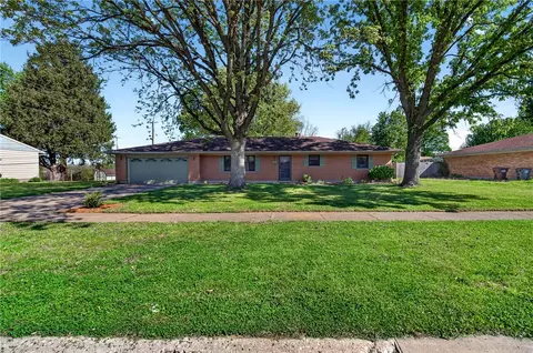 3015 Vale Dr, Kettering, OH 45420