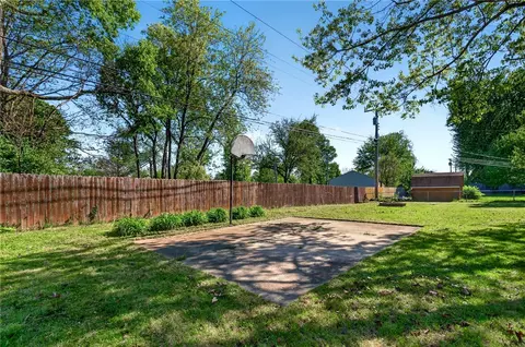 Exterior - 3015 Vale Dr, Kettering, OH 45420 photo 10 of 13