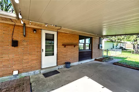 Exterior - 3015 Vale Dr, Kettering, OH 45420 photo 6 of 13