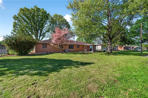 Exterior - 3015 Vale Dr, Kettering, OH 45420 photo 7 of 13