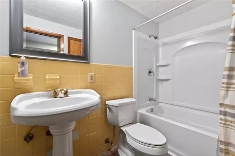 Bath - 3015 Vale Dr, Kettering, OH 45420 photo 2 of 2