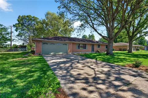 Exterior - 3015 Vale Dr, Kettering, OH 45420 photo 4 of 13