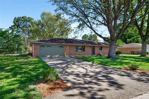 Exterior - 3015 Vale Dr, Kettering, OH 45420 photo 3 of 13