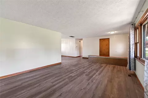 Living - 3015 Vale Dr, Kettering, OH 45420 photo 3 of 6