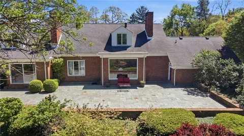 446 Lookout Rdg, Oakwood, OH 45419