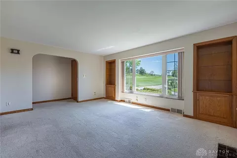 Living - 1169 Waving Willow Dr, Dayton, OH 45409 photo 2 of 7
