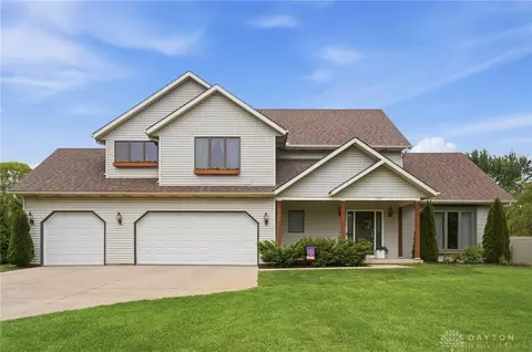 1881 Laurel Creek Dr, Troy, OH 45373