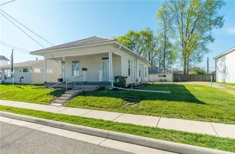 313 E Oakwood St, Bradford, OH 45308