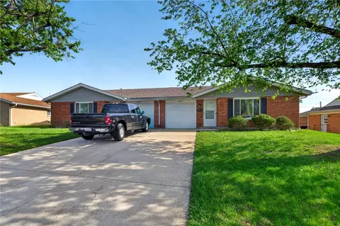 5454 Bromwick Dr, Dayton, OH 45426