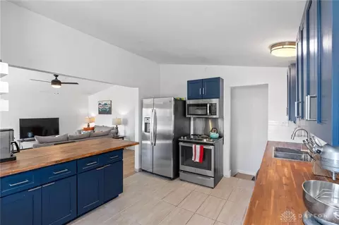 Kitchen - 3355 Pobst Dr, Dayton, OH 45420 photo 3 of 4