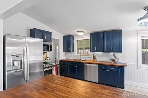 Kitchen - 3355 Pobst Dr, Dayton, OH 45420 photo 2 of 4