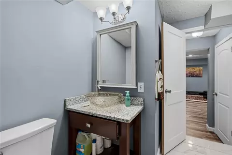 Bath - 9448 Aspen Brook Ct, Centerville, OH 45458 photo 4 of 5