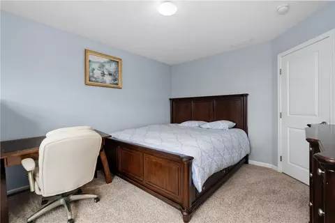 Bedroom - 9448 Aspen Brook Ct, Centerville, OH 45458 photo 8 of 10